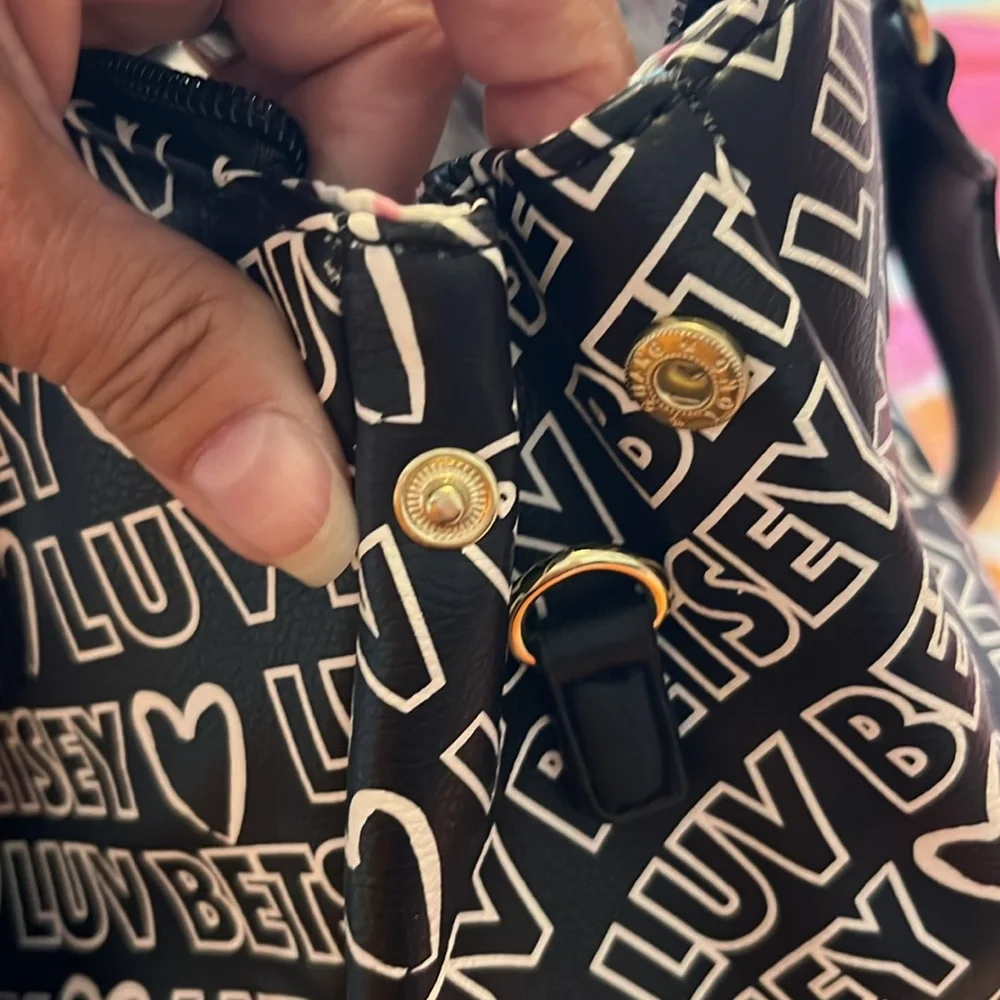Betsey Johnson LBKAYLEE Satchel. - Picture 9 of 10